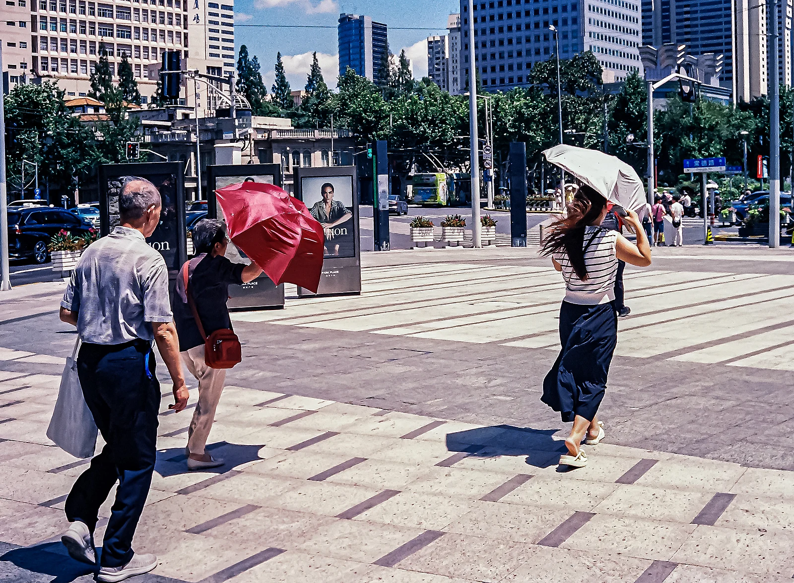 Rojo y blanco en el viento — 赵涌民 · Leica M3 · Kodak Vision3 500T 5219