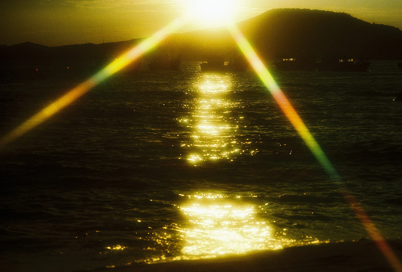 Nascer do sol na praia — Muahajpg · Minolta X-700 · Kodak UltraMax 400