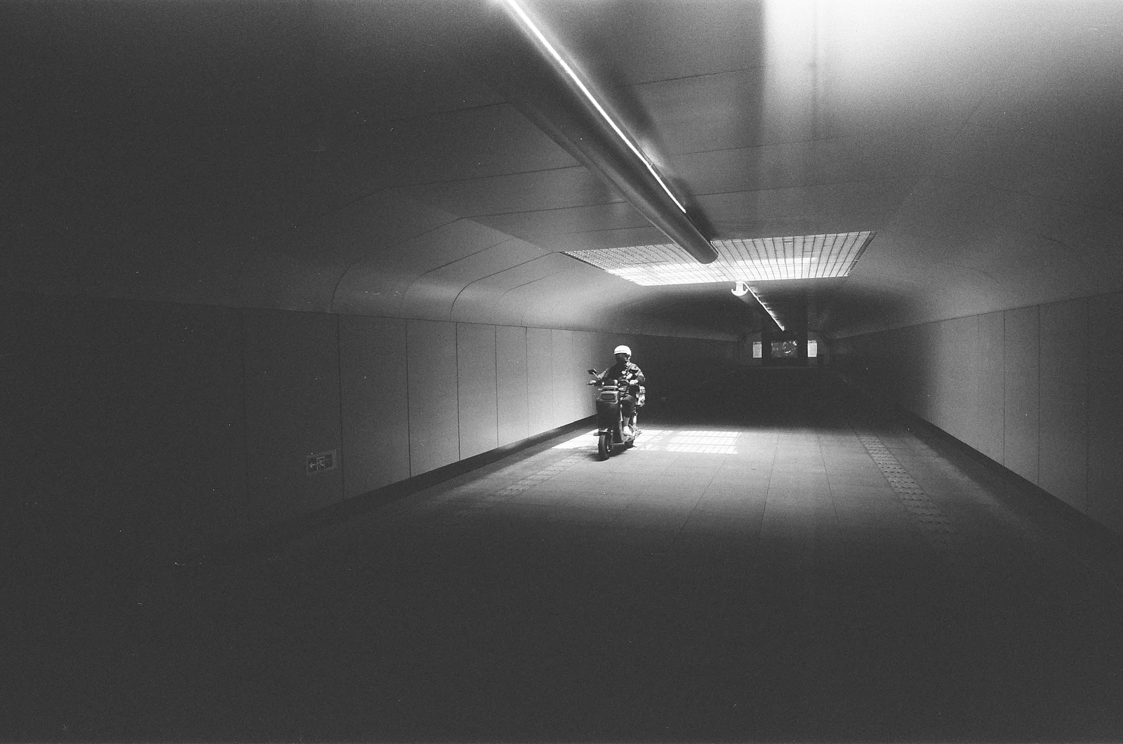 Perseguição — Blackbird · Contax G1 · Ilford Pan 400
