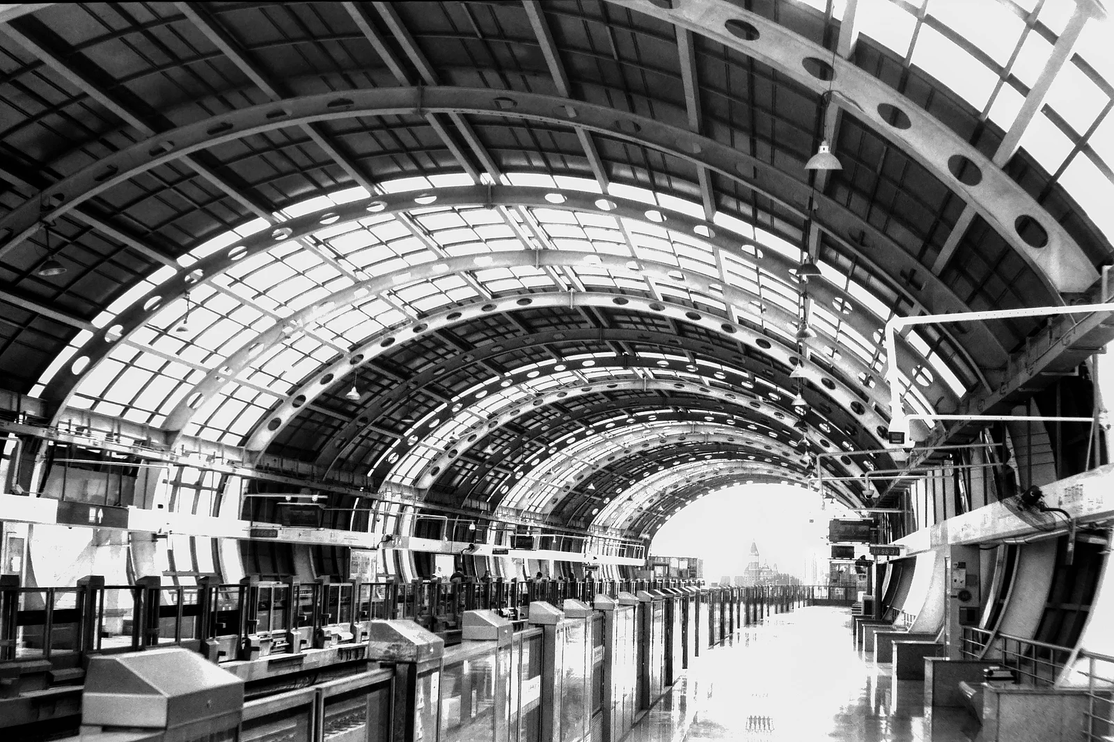 La cúpula moderna bajo el Paso de Chentang — 涛哥 · Rollei Rollei 35S · Lucky SHD 400