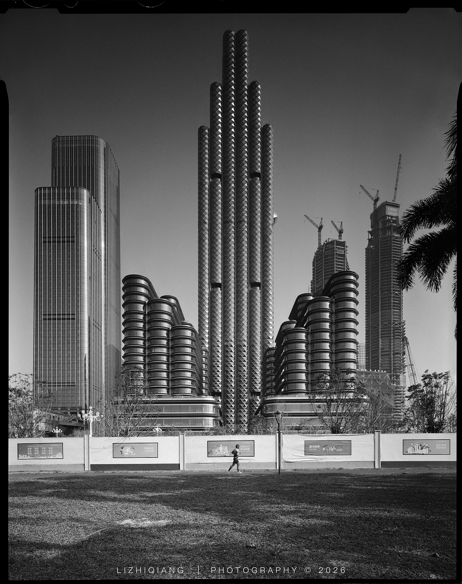 深圳新名所 — LIZHIQIANG · Linhof Technikardan S45 · Ilford HP5