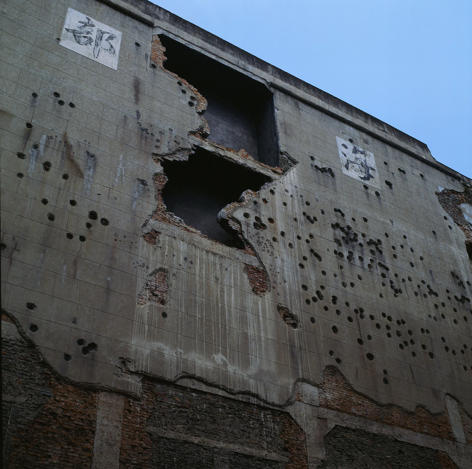 Kho hàng Tứ Hàng — 我思故我在 · Rollei Rolleiflex SL66 · Kodak Ektachrome E100
