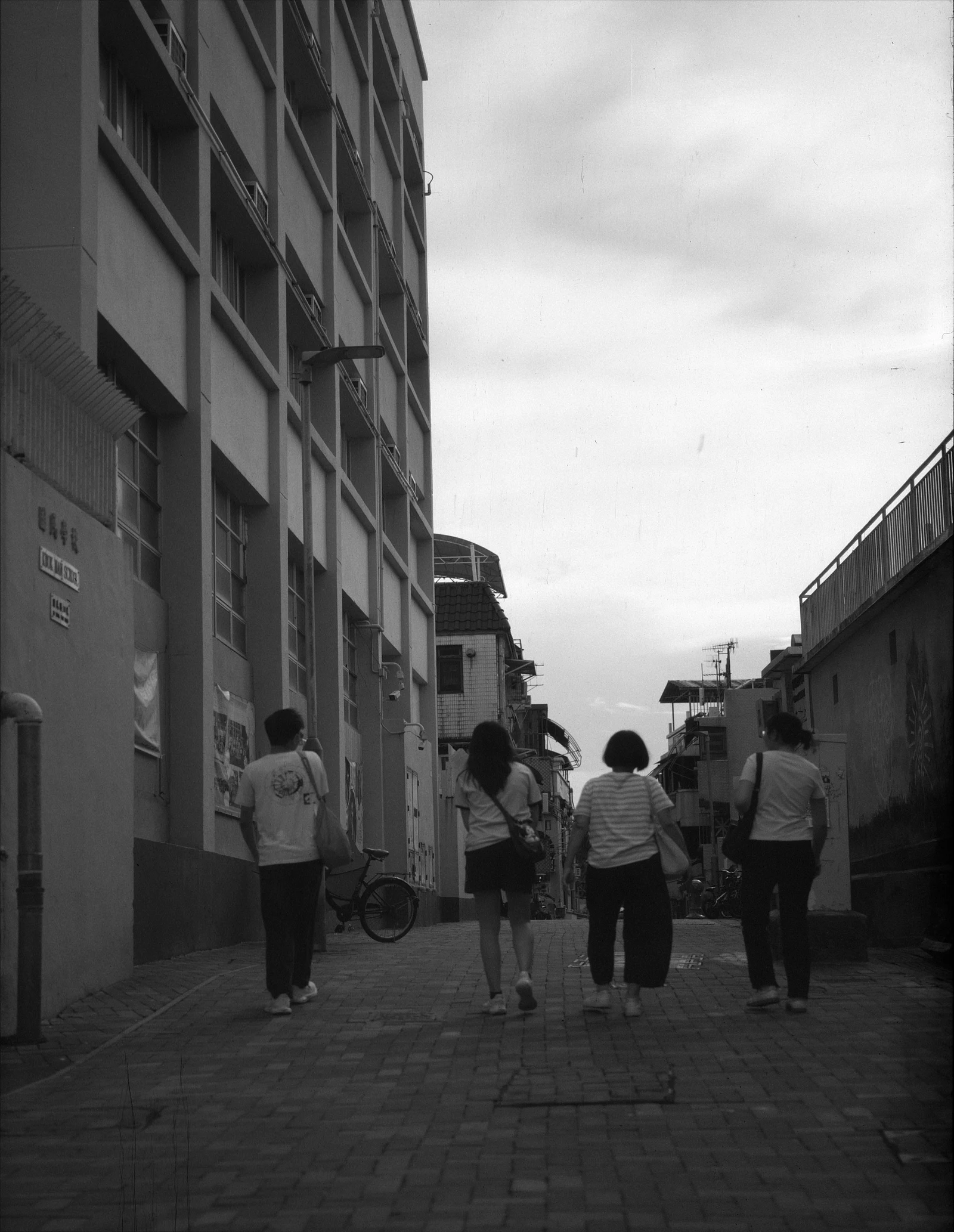 Depois da chuva — 鹭港观澜 · Fujifilm GX680 · Lucky 1021
