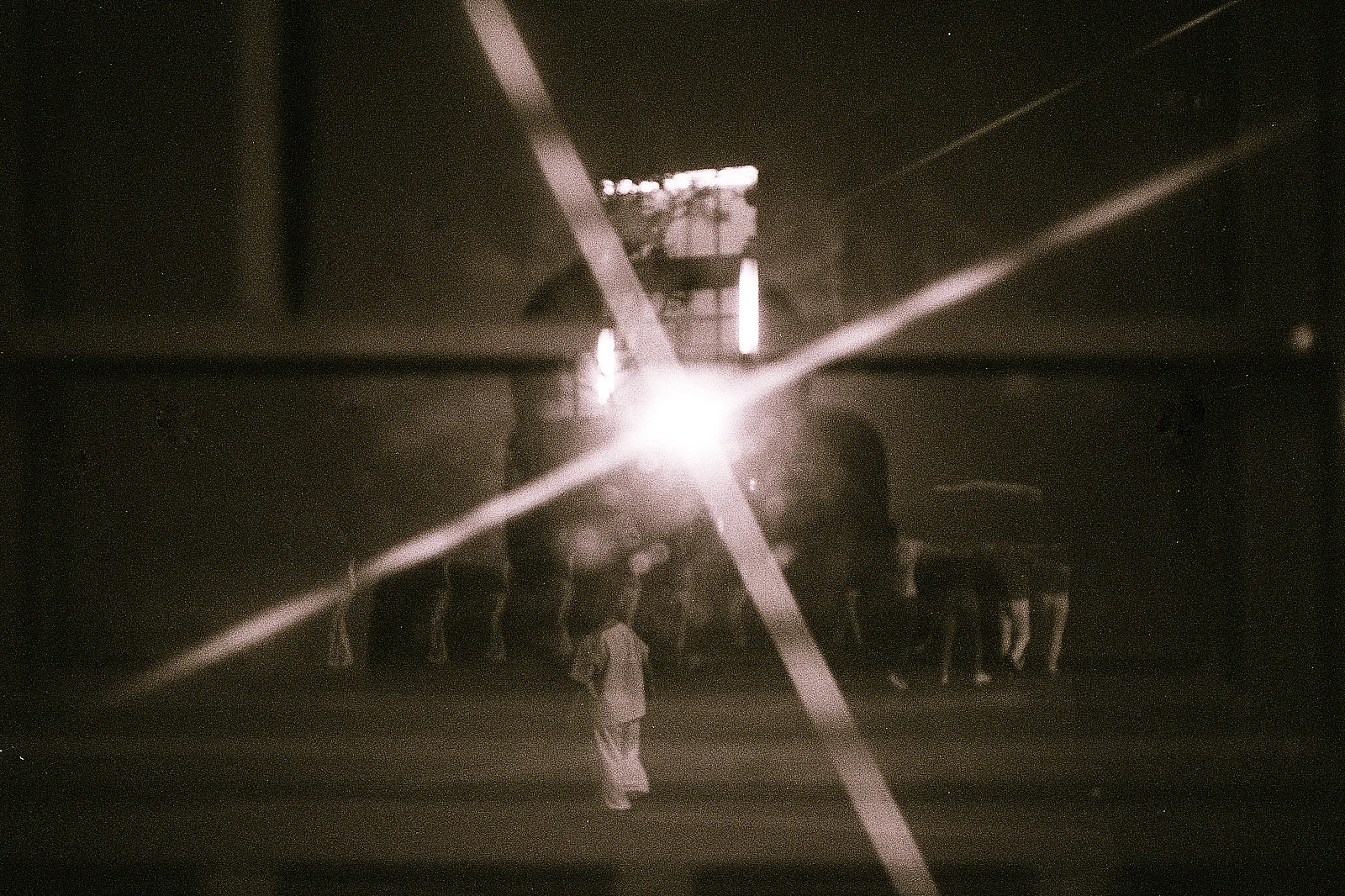 Vision Outside — 陆发酒 · Canon EOS 30 · Kodak T-Max 400