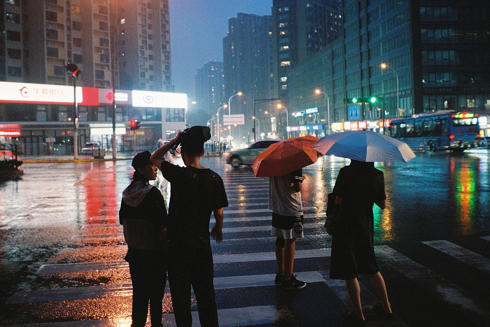 Ngày mưa — 话说先生 · Konica Genba Kantoku 28HG · Fujifilm 400