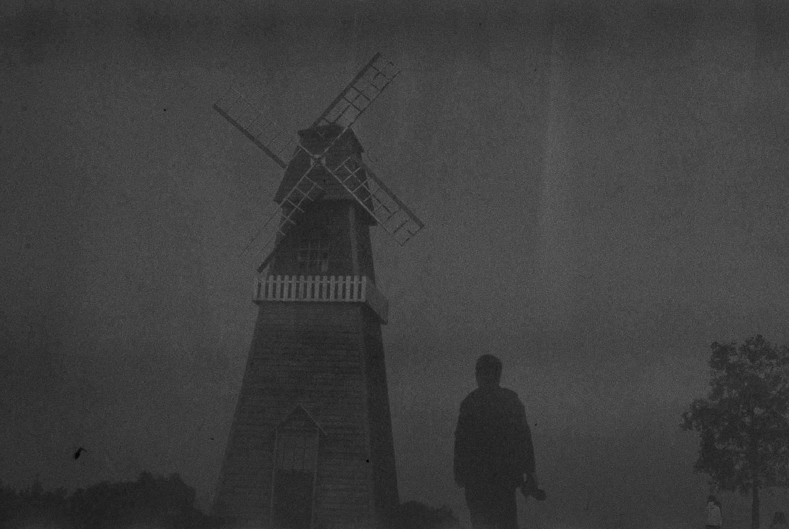 Ilusión de polvo y niebla — 港湾 · Pentax Super A · Lucky SHD 400