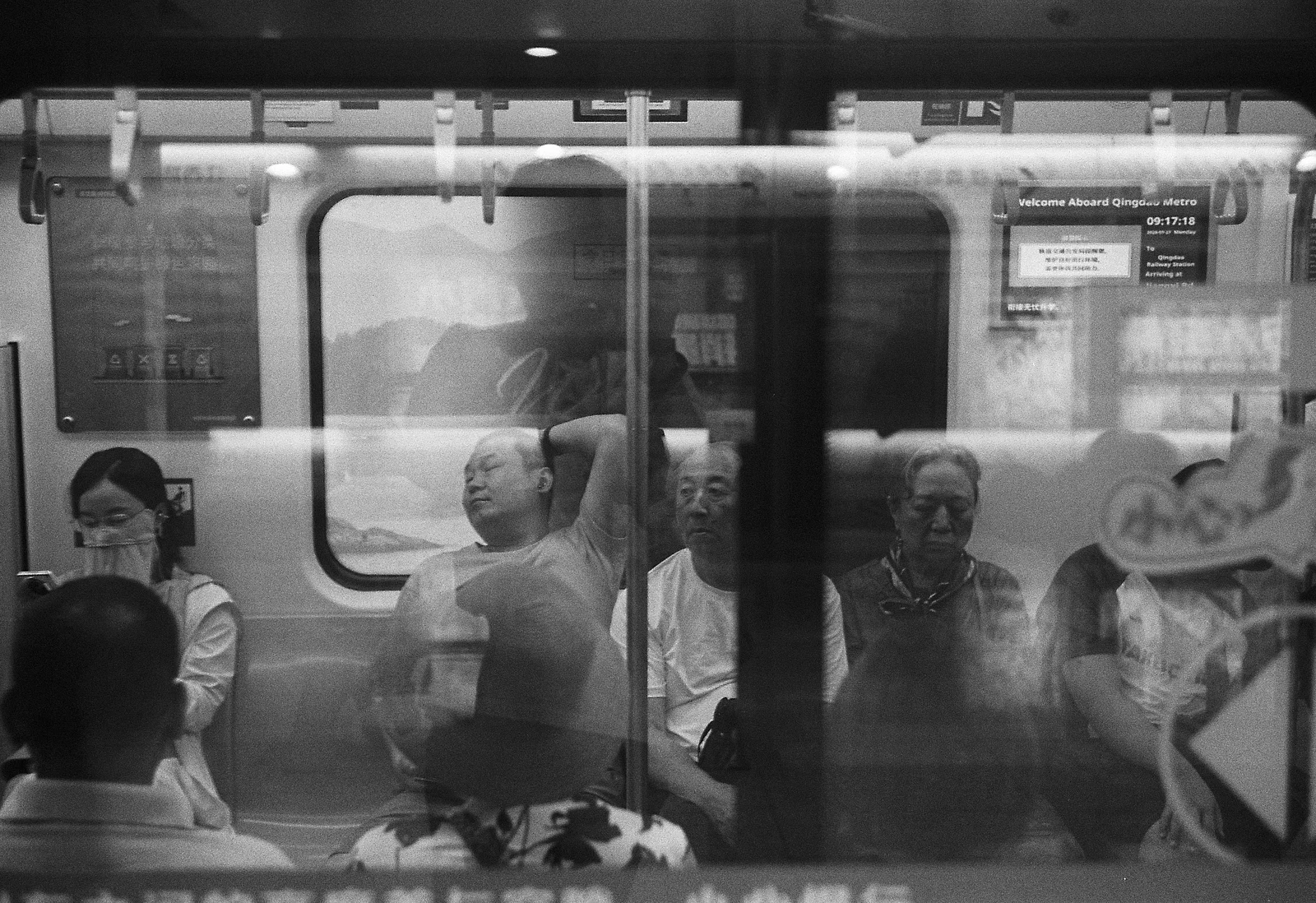 F8 — yezi · Leica M-A · Kodak Tri-X 400